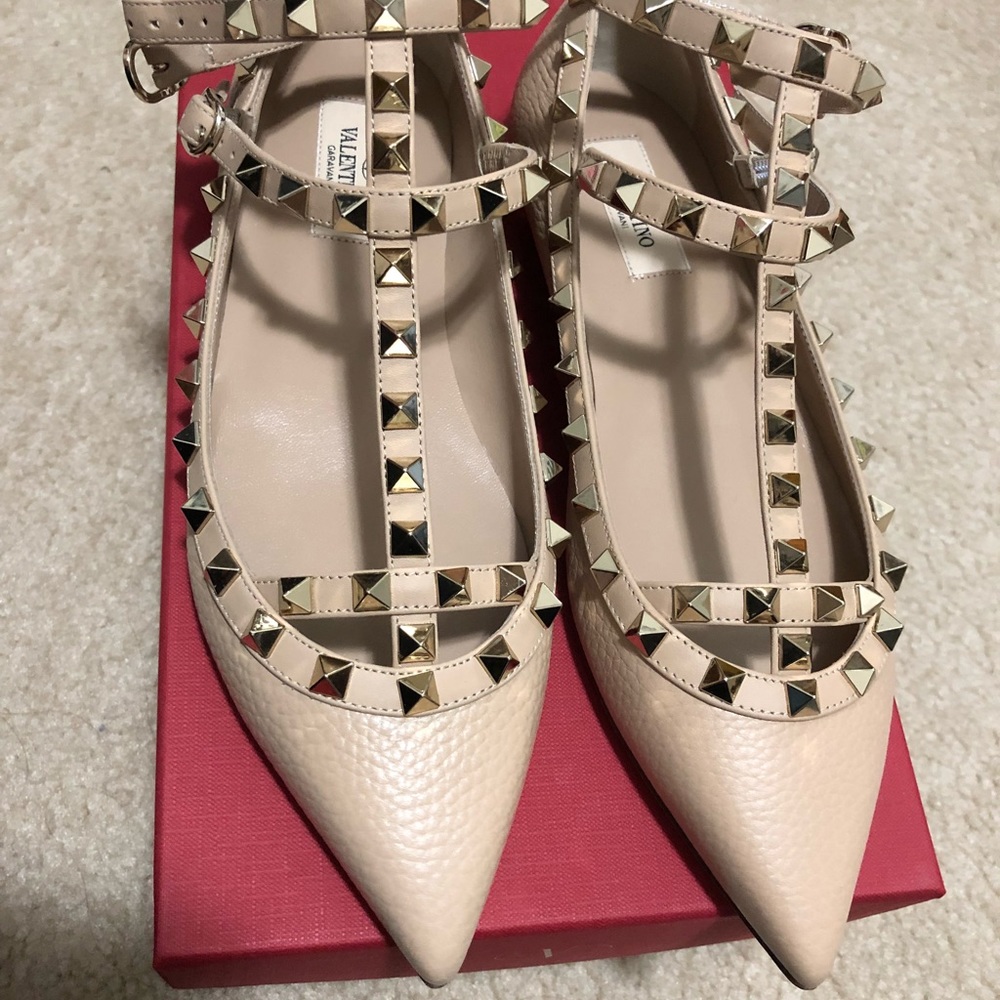 🎉SOLD🎉Valentino Rockstud Caged Ballerina Flat